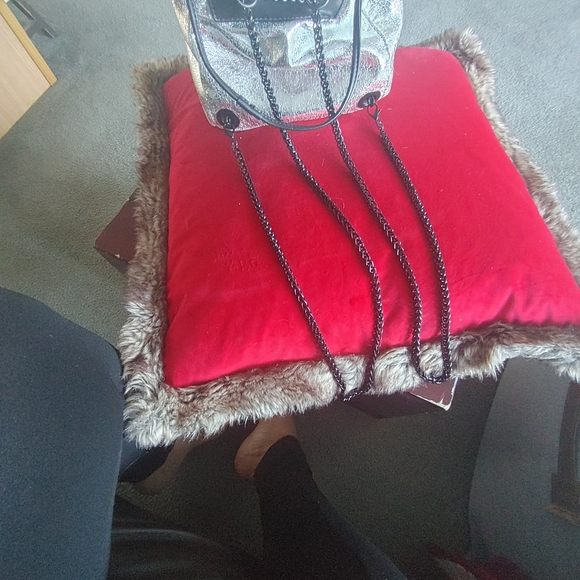 Kendall - Kylie Silver Sparkle Purse Knap Sack - Picture 2 of 6